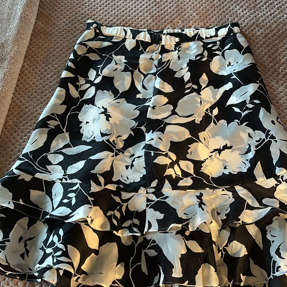 St John Evening silk skirt NWOT - Picture 5 of 6
